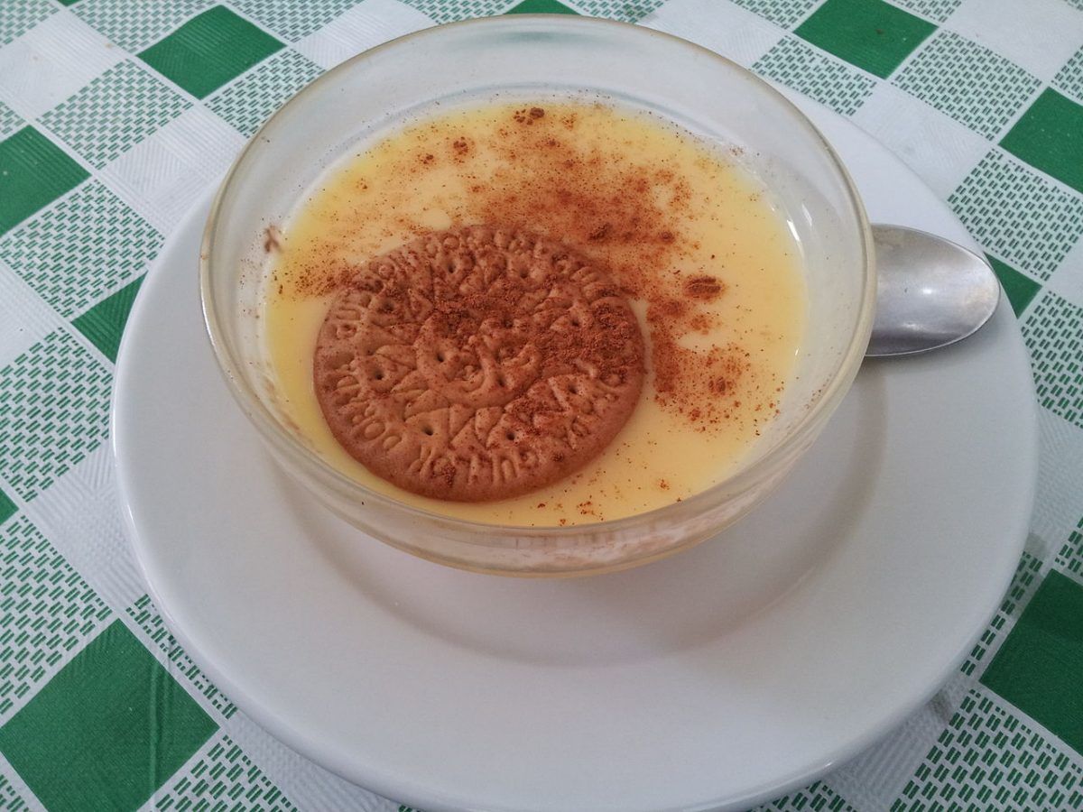 Natillas con galleta y canela
